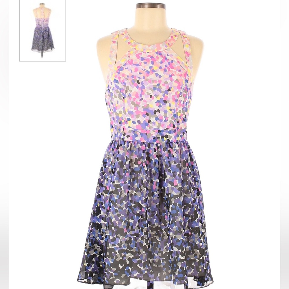NWOT Beautiful Guess Designer Mini Dress in Size 6
